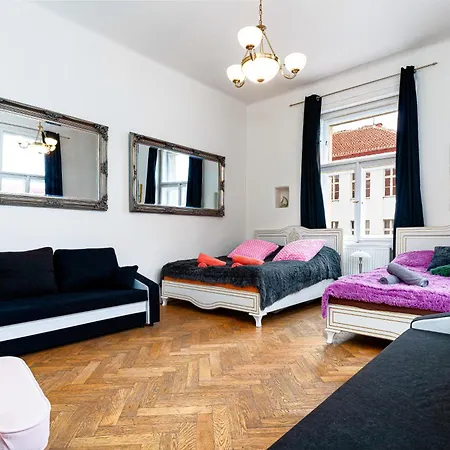 Victory Deluxe Apartman *