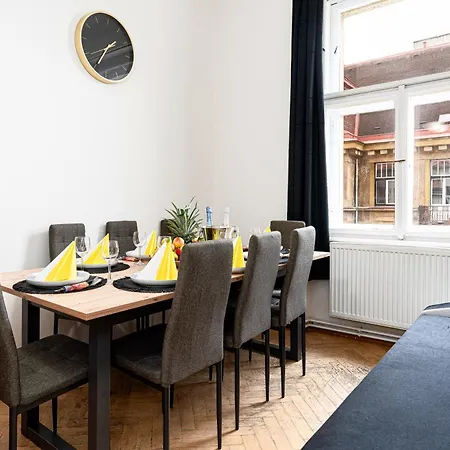 Victory Deluxe * Prague