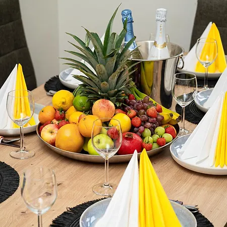 Victory Deluxe * Prague