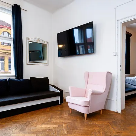 Victory Deluxe Apartment